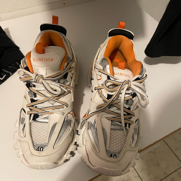 All luh dirty got a luh scuffs in the back of shoe - Picture 1 of 11